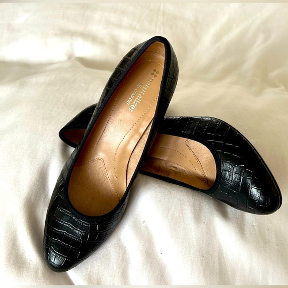 Comfortable stylish shoes - Picture 1 of 7
